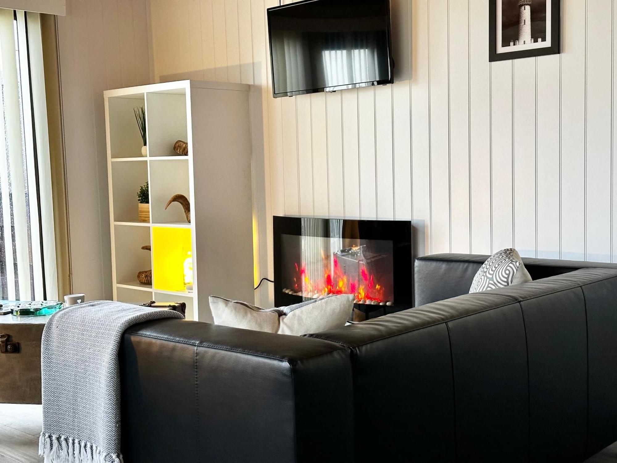 Lodge Cabin With Fabulous Views - Farm Holiday Stranraer Exterior photo